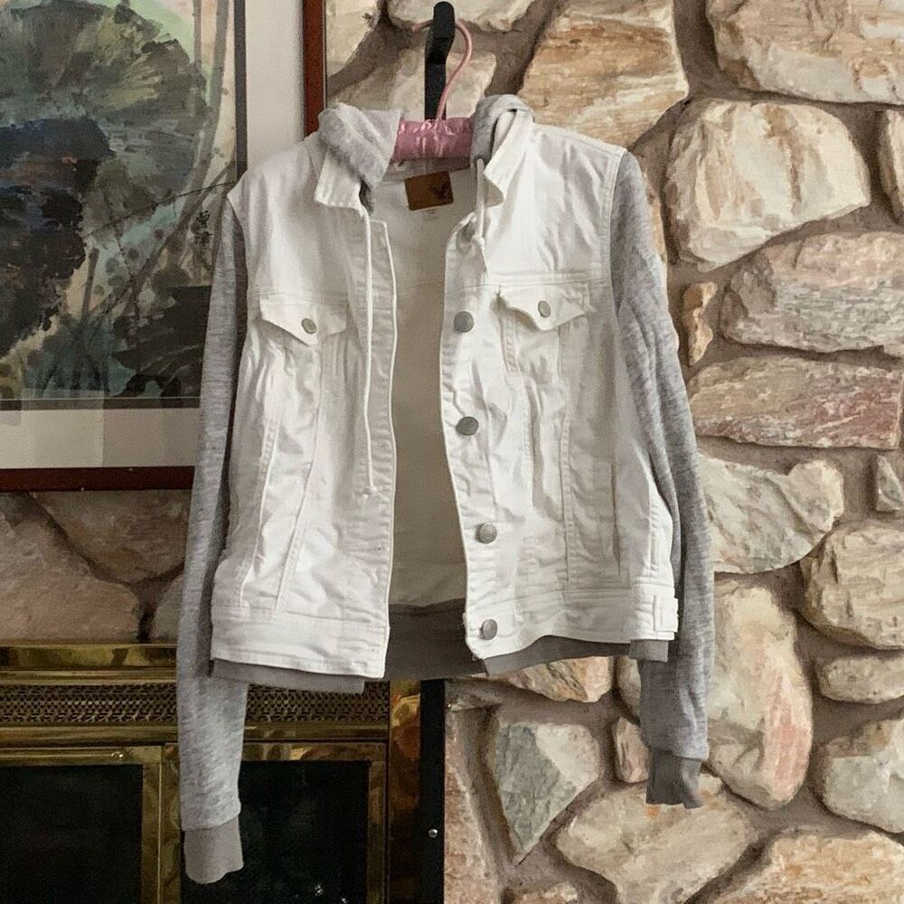 American eagle contrast sleeve denim jacket Y2K / Mid-2010s Casual sporty stree